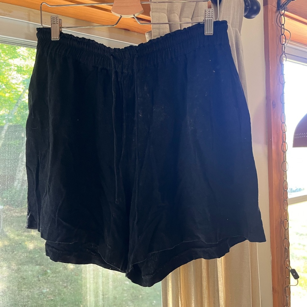 Lullaby Club linen lounge shorts